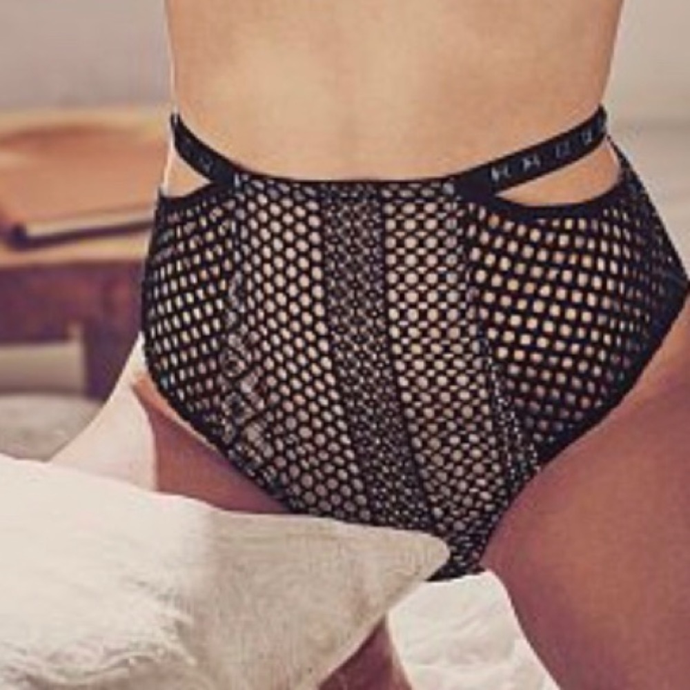 Victoria’s Secret Very Sexy High-waisted Cheeky